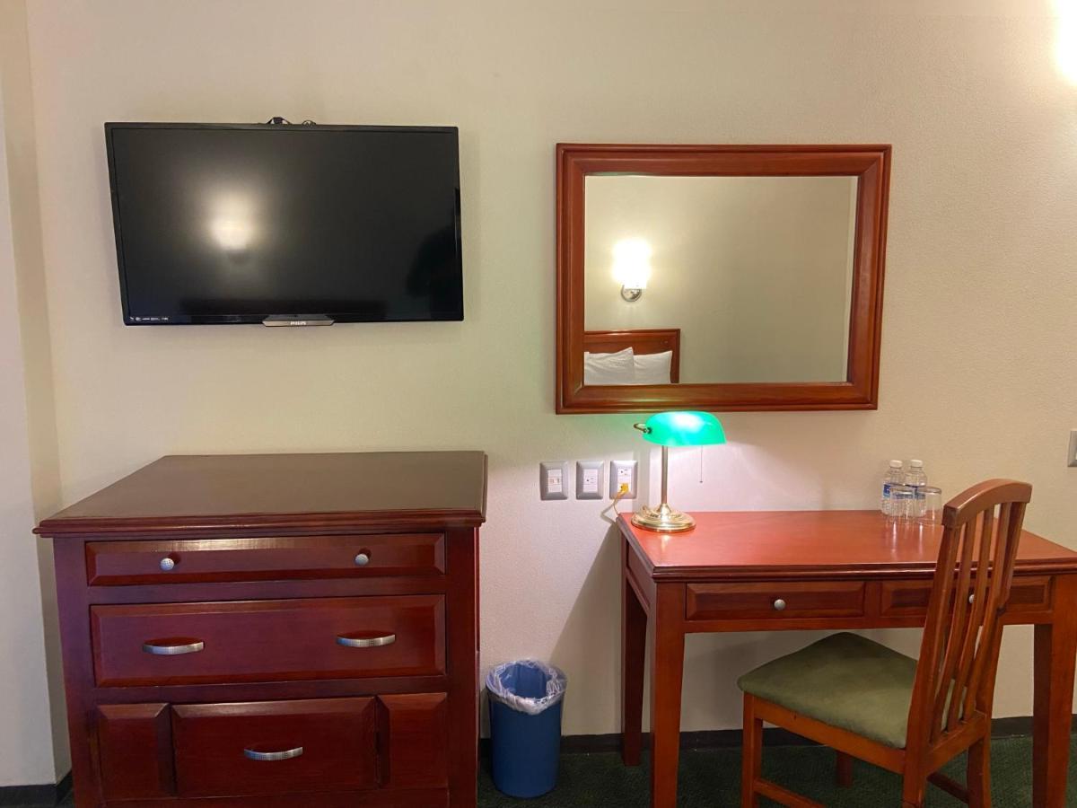 Hotel Enterprise Inn Poliforum Леон Экстерьер фото