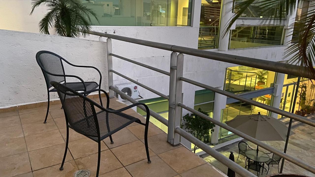 Hotel Enterprise Inn Poliforum Леон Экстерьер фото