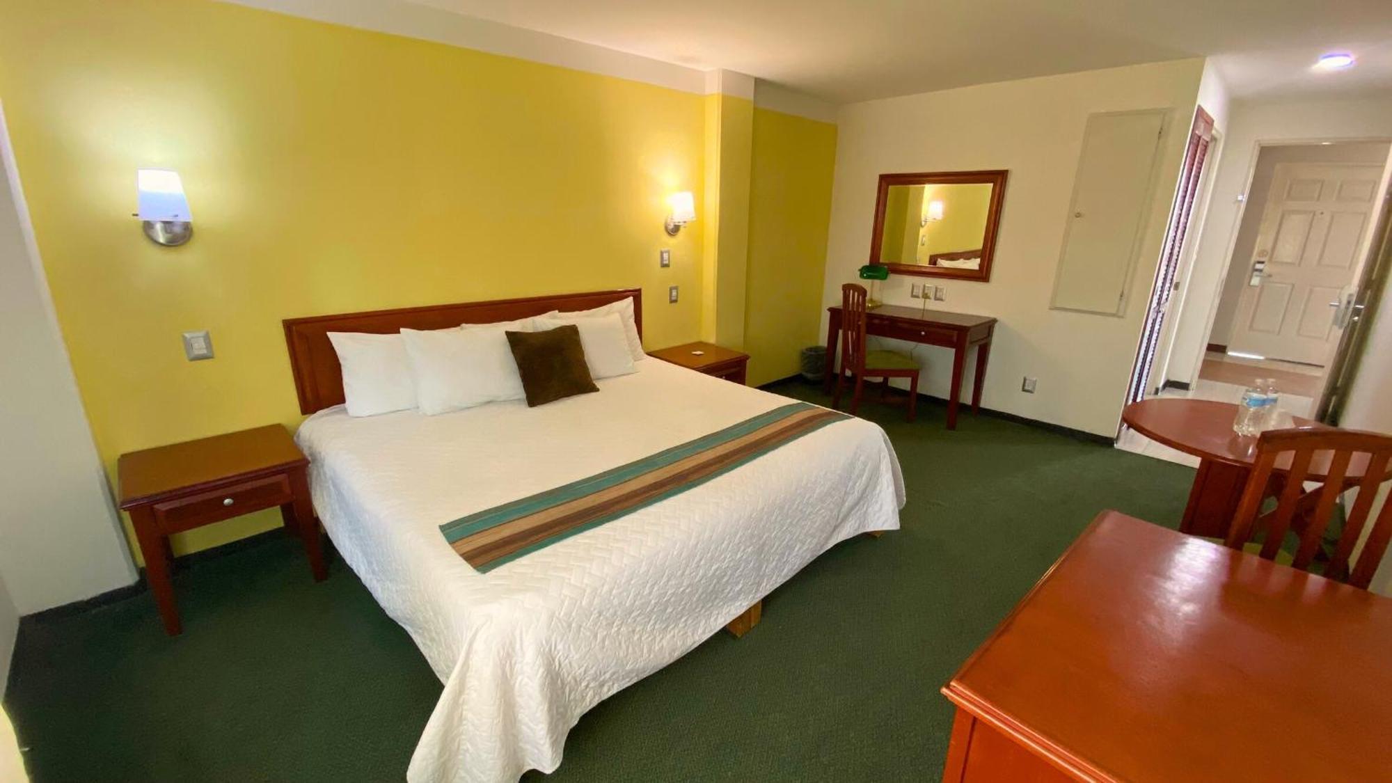 Hotel Enterprise Inn Poliforum Леон Экстерьер фото